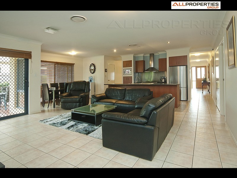 20 St Andrews Avenue, Forest Lake QLD 4078