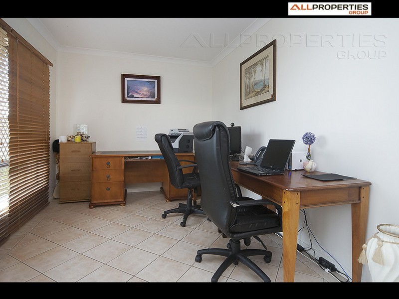 20 St Andrews Avenue, Forest Lake QLD 4078