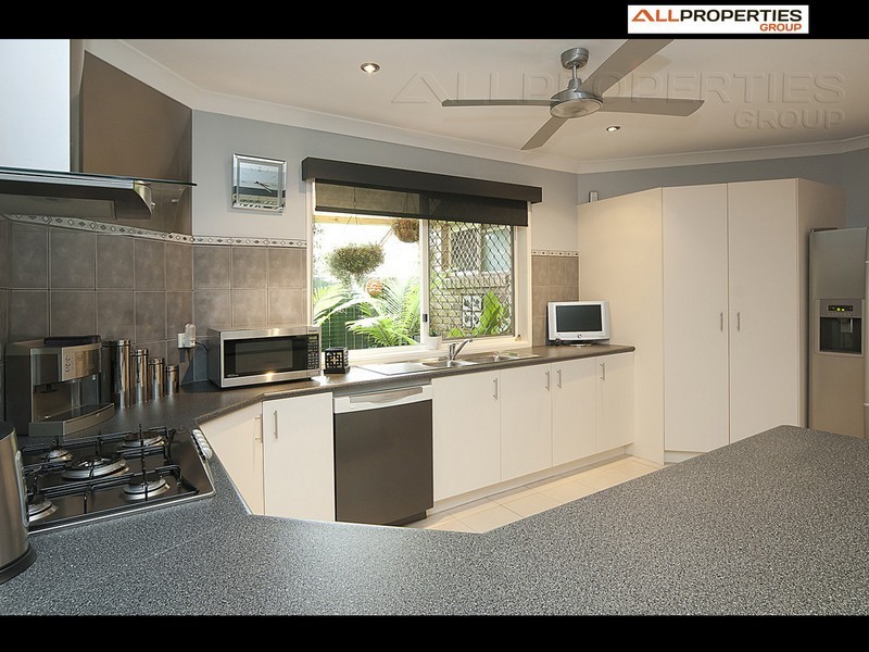 46 Beaufront Place, Forest Lake QLD 4078