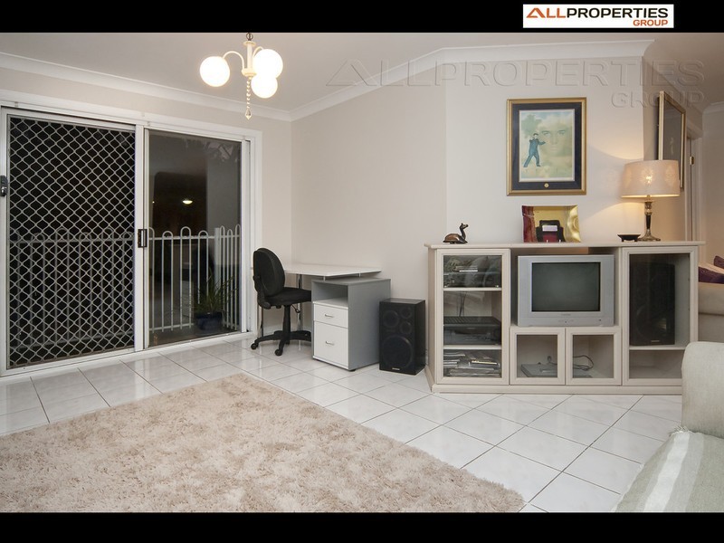 42 Sheffield Place, Kuraby QLD 4112