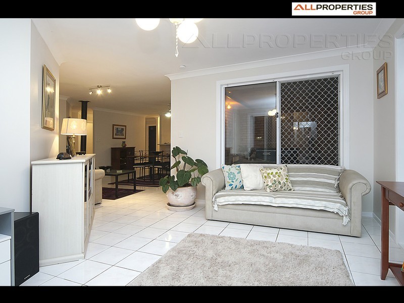 42 Sheffield Place, Kuraby QLD 4112