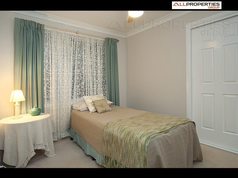 42 Sheffield Place, Kuraby QLD 4112