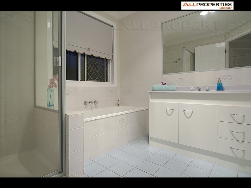 42 Sheffield Place, Kuraby QLD 4112