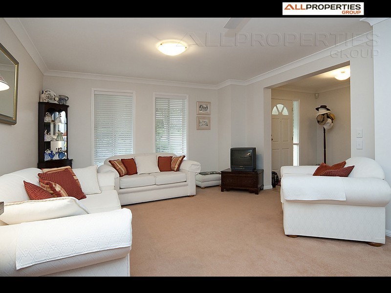 28 Paterson Place, Forest Lake QLD 4078