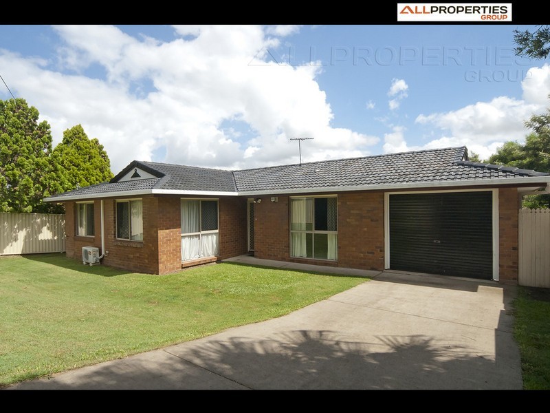 83 Middle Rd, Hillcrest QLD 4118