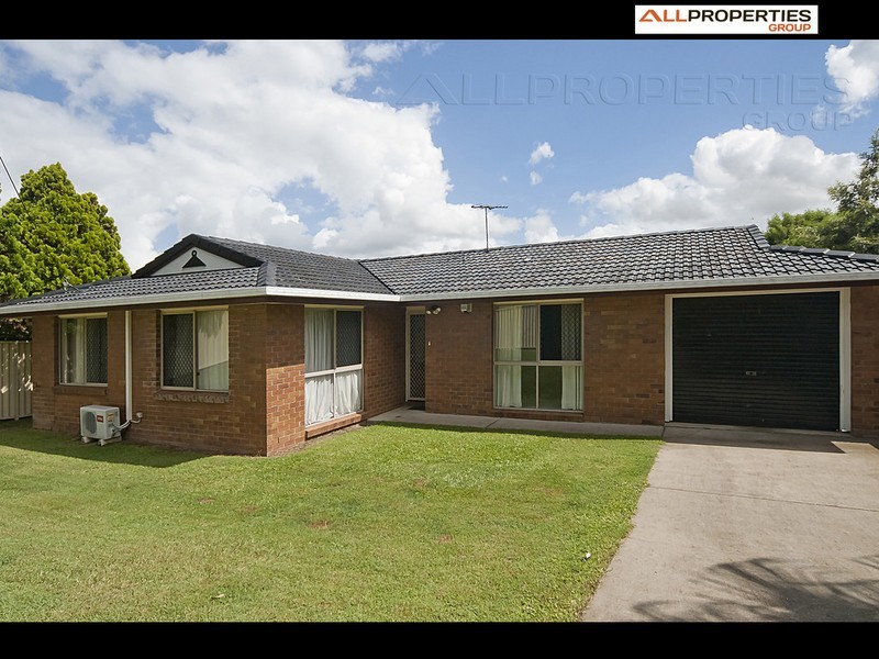 83 Middle Rd, Hillcrest QLD 4118