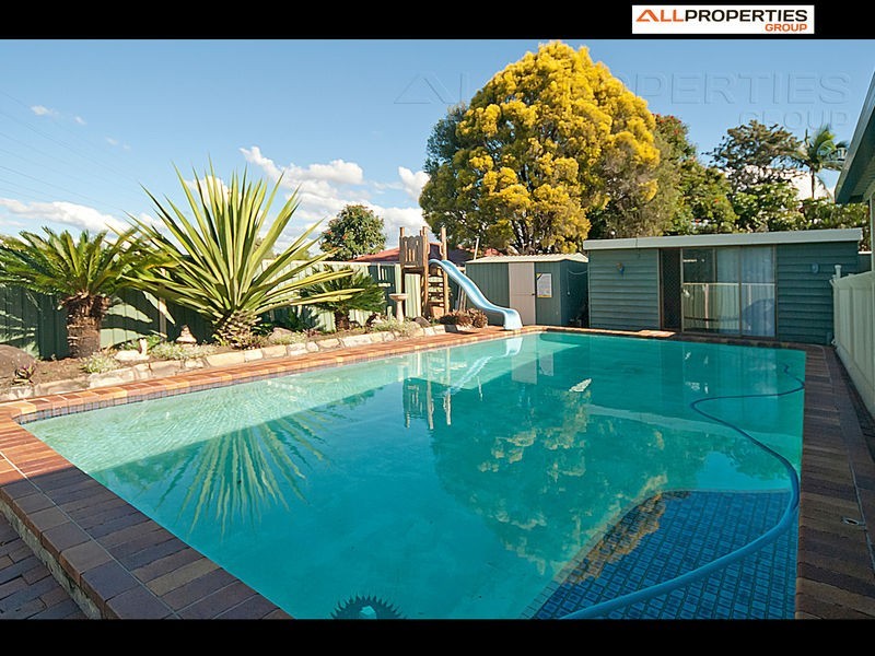 8 Yeomans Place, Mount Warren Park QLD 4207