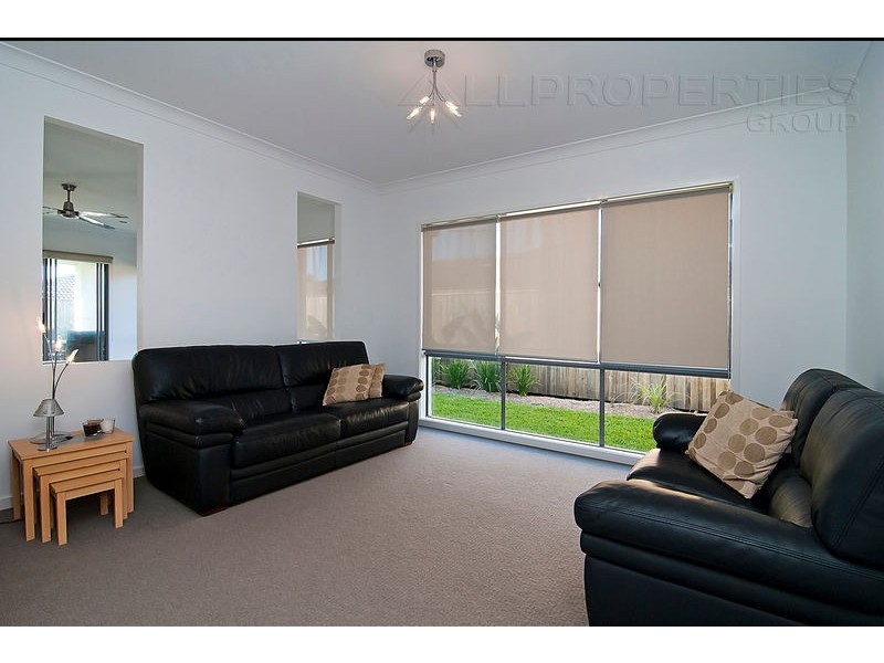 25 Sandalwood St, Heathwood QLD 4110