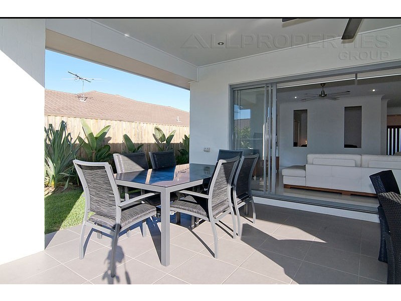 25 Sandalwood St, Heathwood QLD 4110