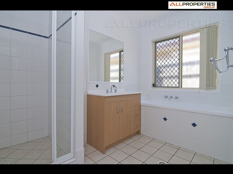 9 Della Ricca Pl, Forest Lake QLD 4078