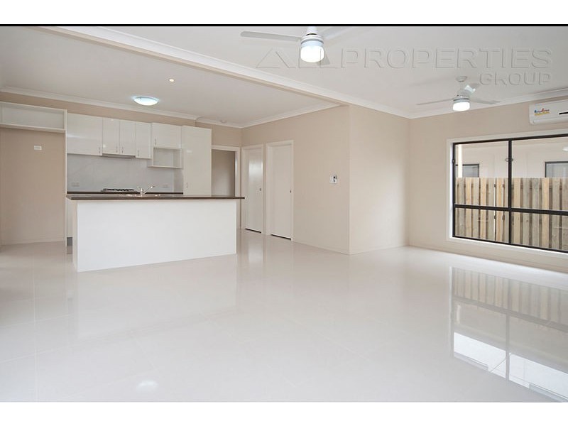 15 Sandalwood Street, Heathwood QLD 4110