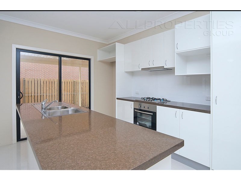 15 Sandalwood Street, Heathwood QLD 4110