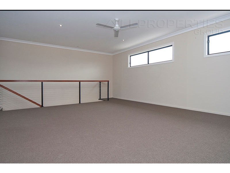 15 Sandalwood Street, Heathwood QLD 4110