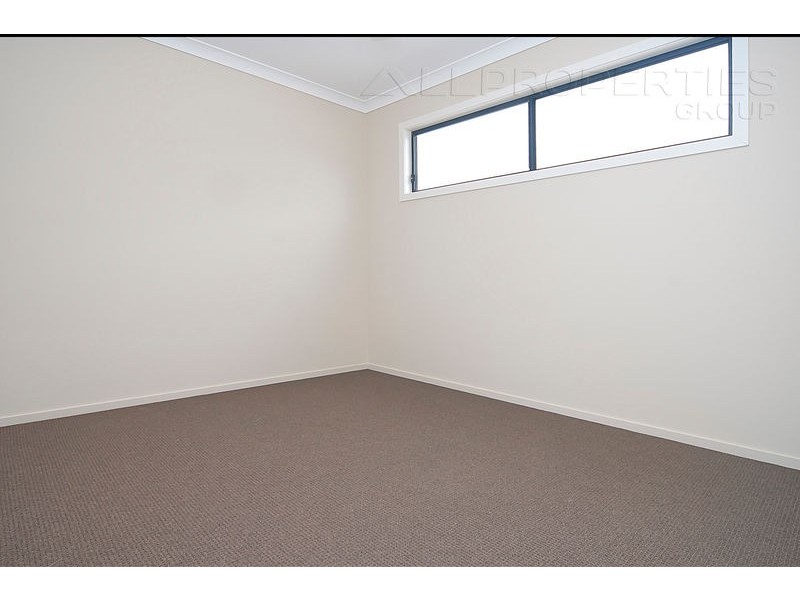 15 Sandalwood Street, Heathwood QLD 4110