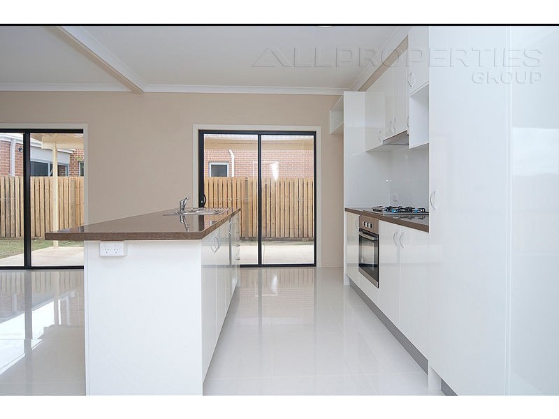 17 Sandalwood St, Heathwood QLD 4110