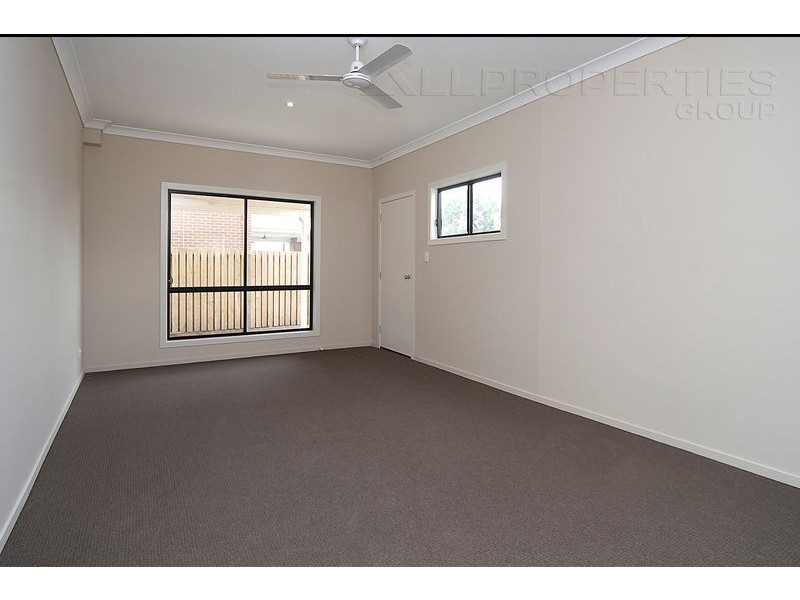 17 Sandalwood St, Heathwood QLD 4110