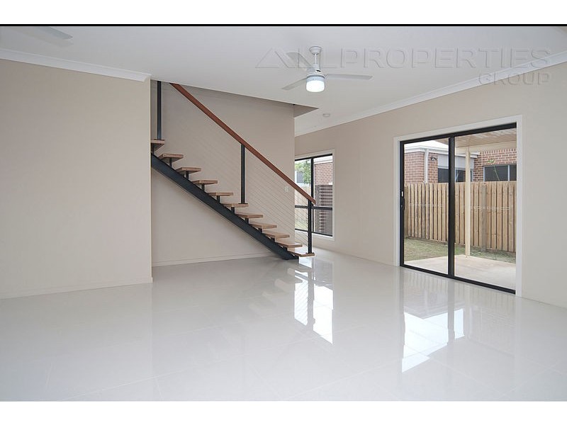 17 Sandalwood St, Heathwood QLD 4110