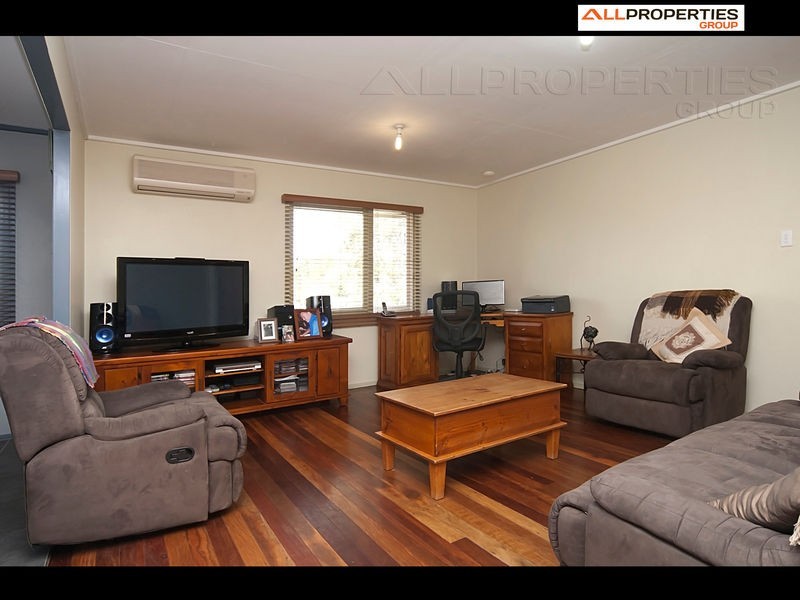 9 KINGSTON CT, Kingston QLD 4114