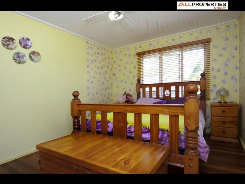 9 KINGSTON CT, Kingston QLD 4114