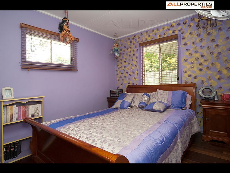 9 KINGSTON CT, Kingston QLD 4114