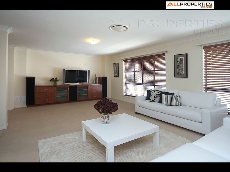 6 Santa Cruz Place, Forest Lake QLD 4078