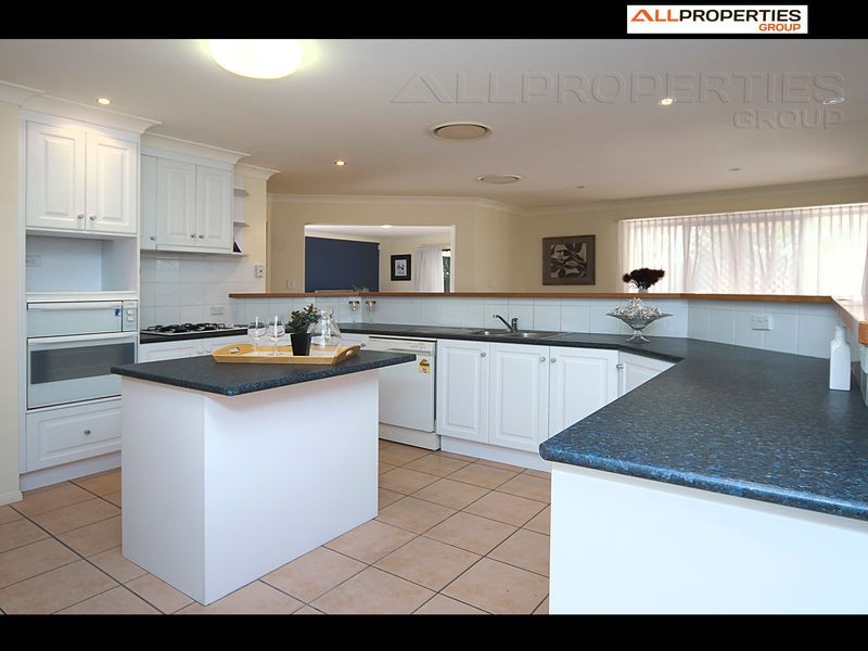 6 Santa Cruz Place, Forest Lake QLD 4078