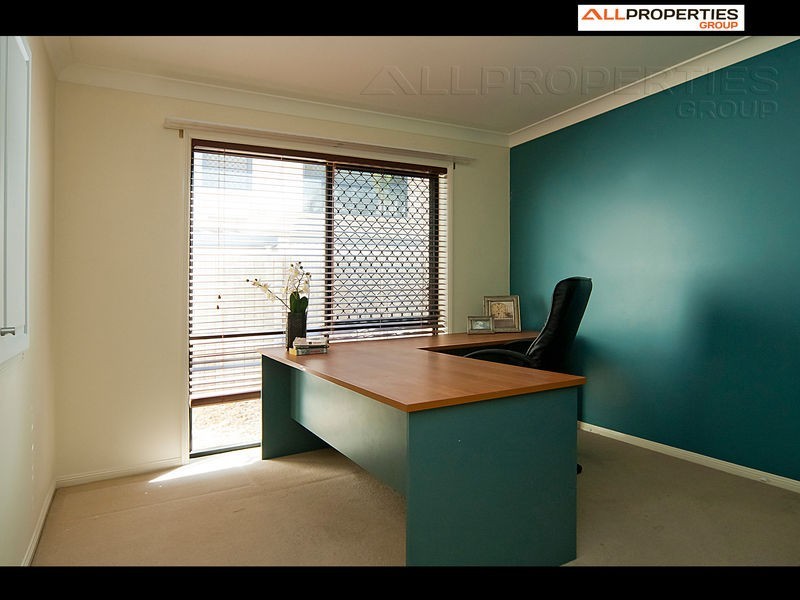 6 Santa Cruz Place, Forest Lake QLD 4078