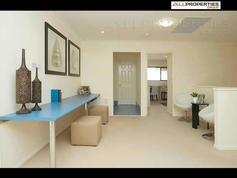 6 Santa Cruz Place, Forest Lake QLD 4078