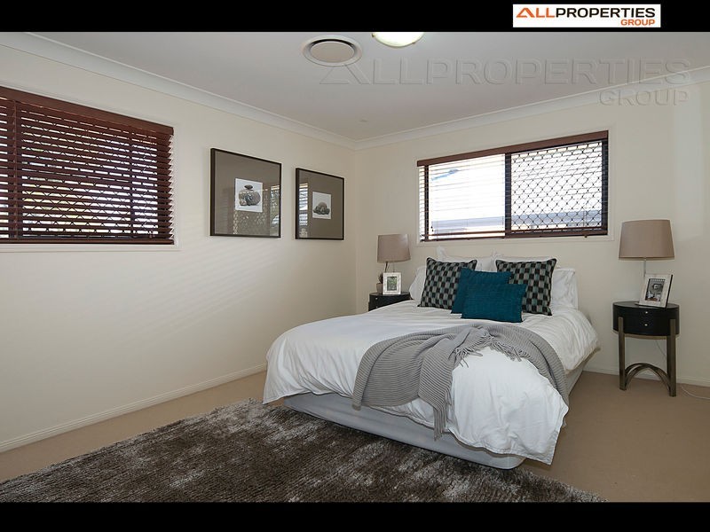 6 Santa Cruz Place, Forest Lake QLD 4078