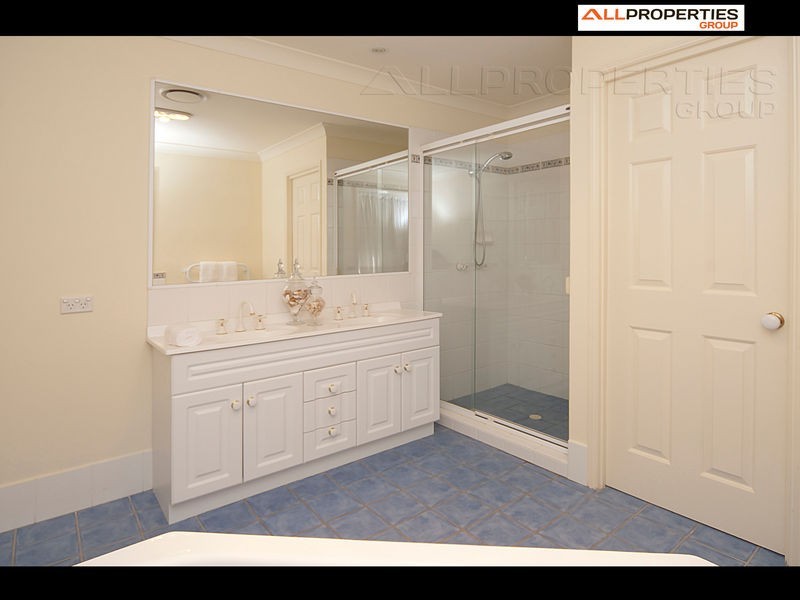 6 Santa Cruz Place, Forest Lake QLD 4078