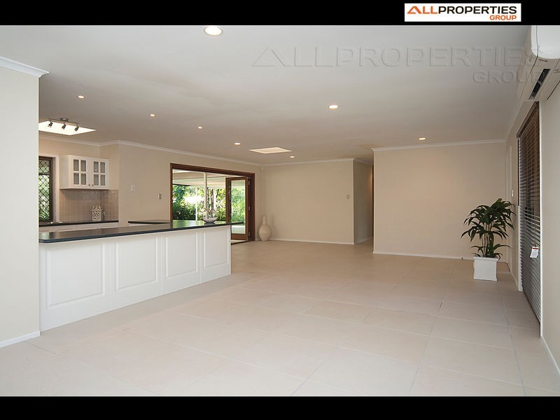 246 Forestdale Drv, Forestdale QLD 4118