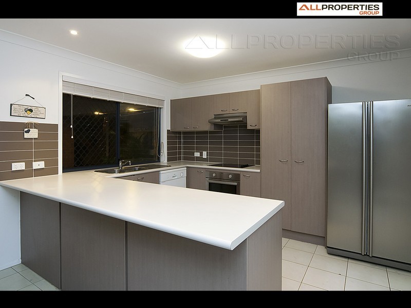 43 Weir Cl, Berrinba QLD 4117