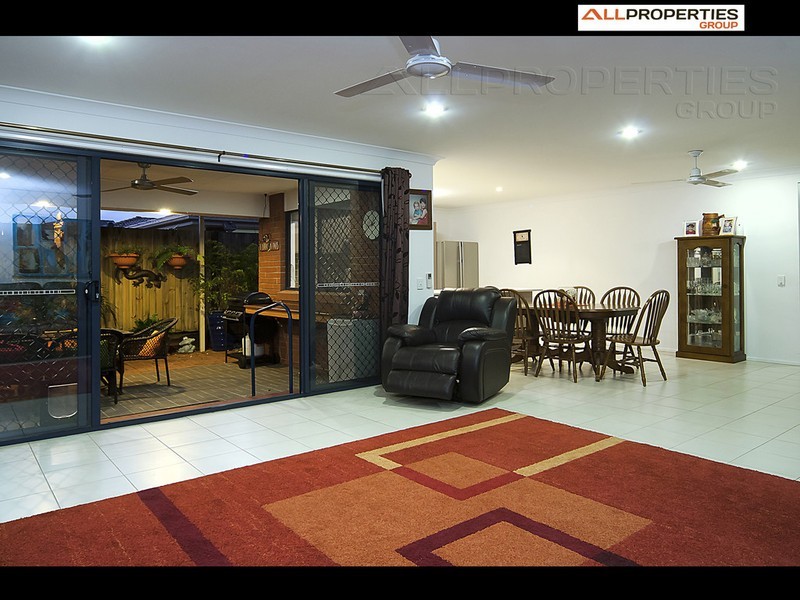43 Weir Cl, Berrinba QLD 4117