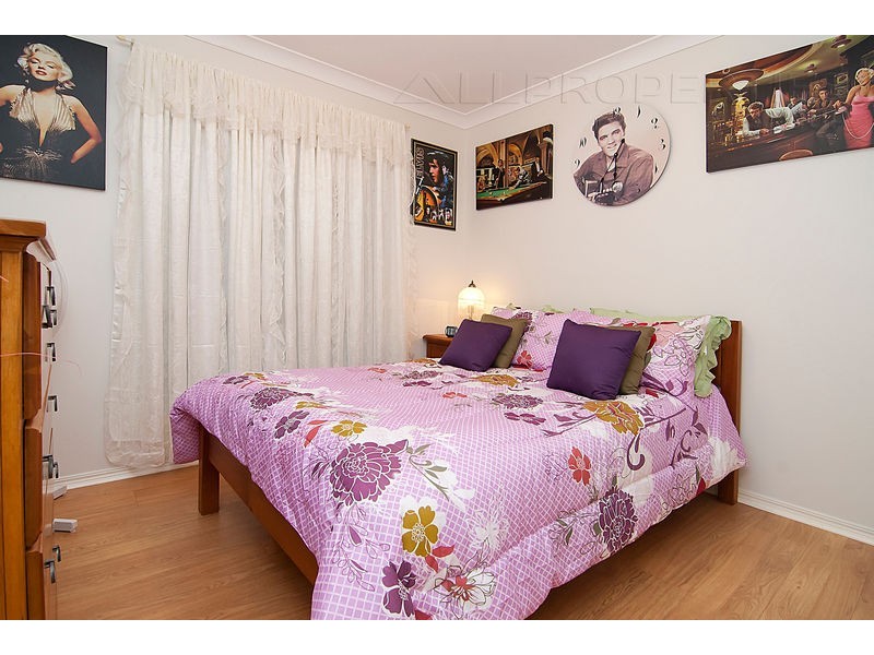16 HAYLETT RISE, Regents Park QLD 4118