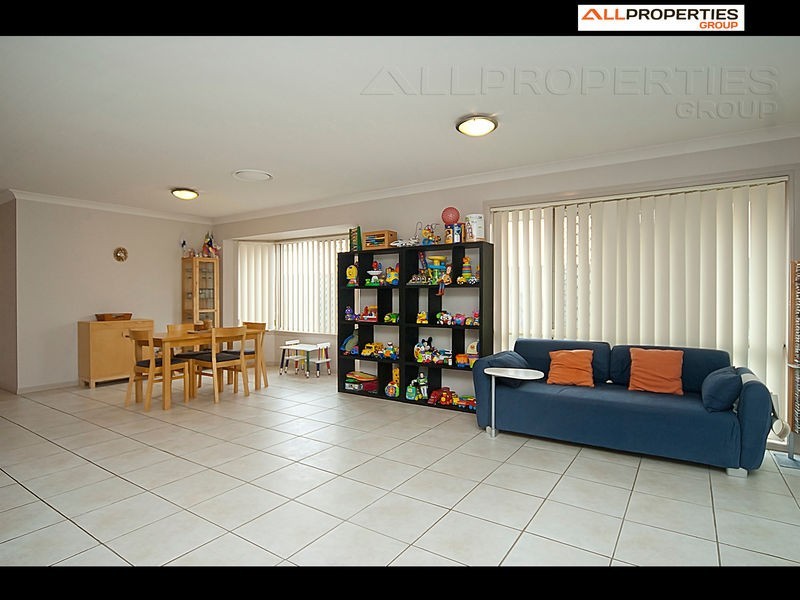 42 Talisker Place, Parkinson QLD 4115