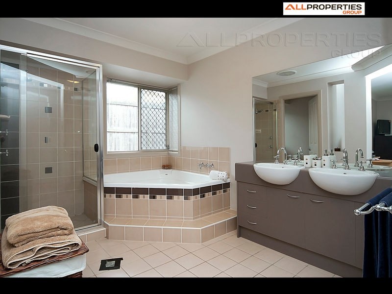 42 Talisker Place, Parkinson QLD 4115