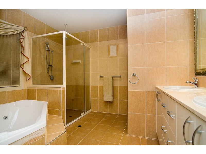 103 The Parkway, Stretton QLD 4116