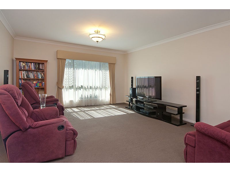 21 Ashton Way, Forest Lake QLD 4078