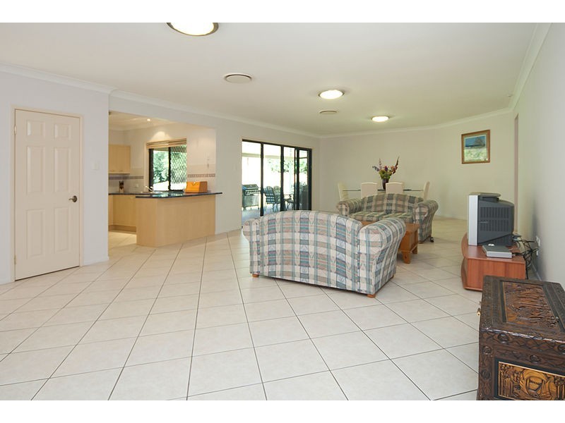 21 Ashton Way, Forest Lake QLD 4078