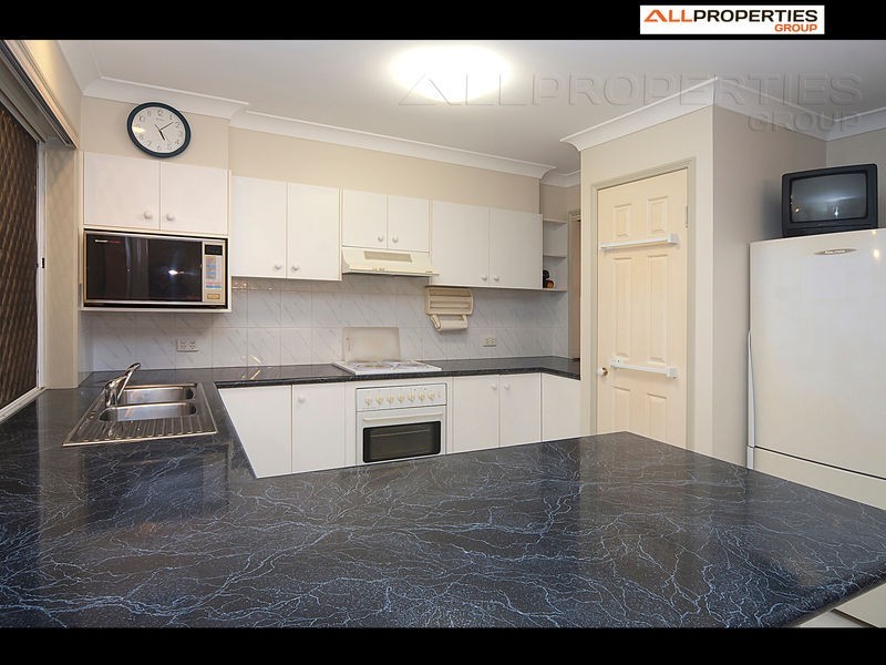 100 REDGUM DRIVE, Regents Park QLD 4118