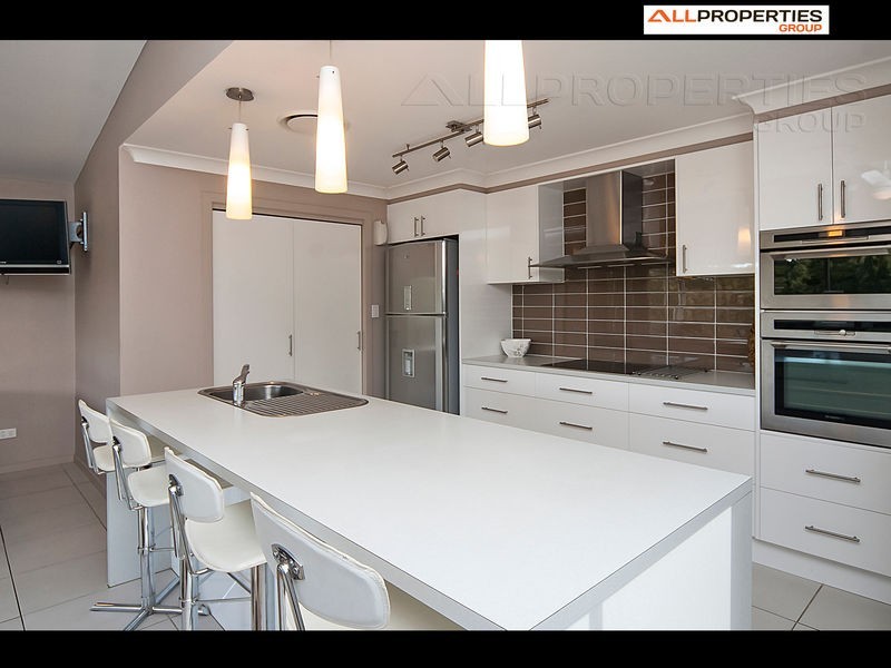 25 Lakes Entrance Drive, Springfield Lakes QLD 4300