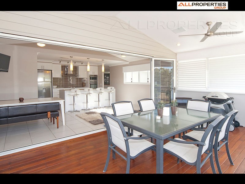 25 Lakes Entrance Drive, Springfield Lakes QLD 4300