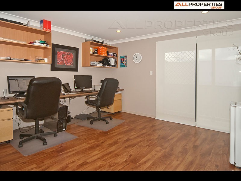 25 Lakes Entrance Drive, Springfield Lakes QLD 4300