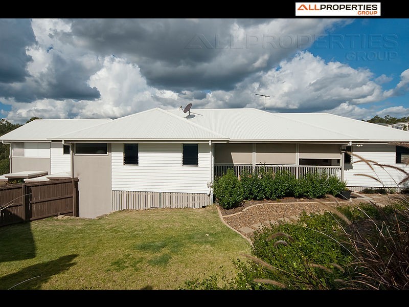 25 Lakes Entrance Drive, Springfield Lakes QLD 4300