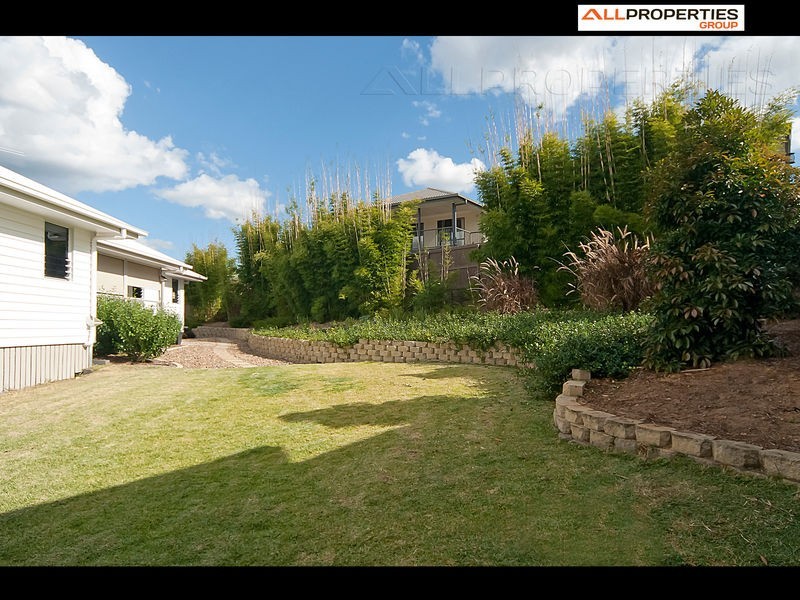 25 Lakes Entrance Drive, Springfield Lakes QLD 4300