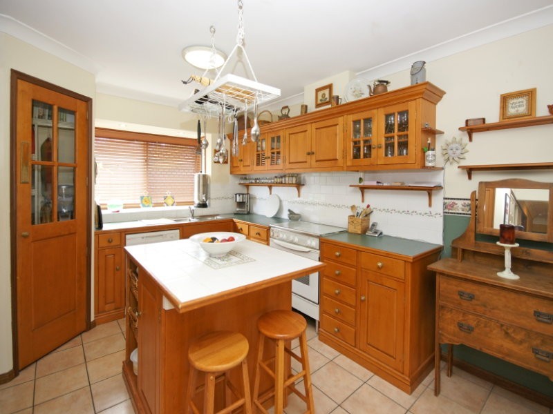 13 Seabrook Crescent, Forest Lake QLD 4078