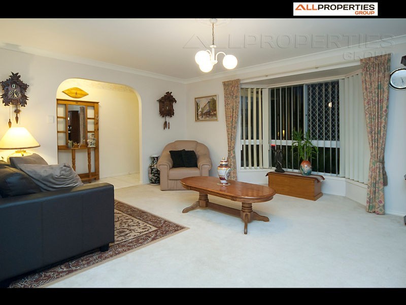 10 FROMELLES, Regents Park QLD 4118