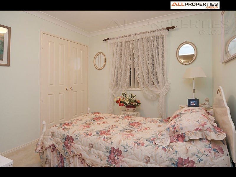 10 FROMELLES, Regents Park QLD 4118