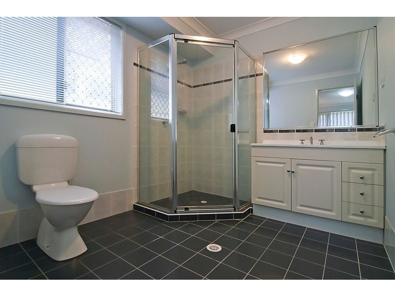 15 Bobbie St, Parkinson QLD 4115