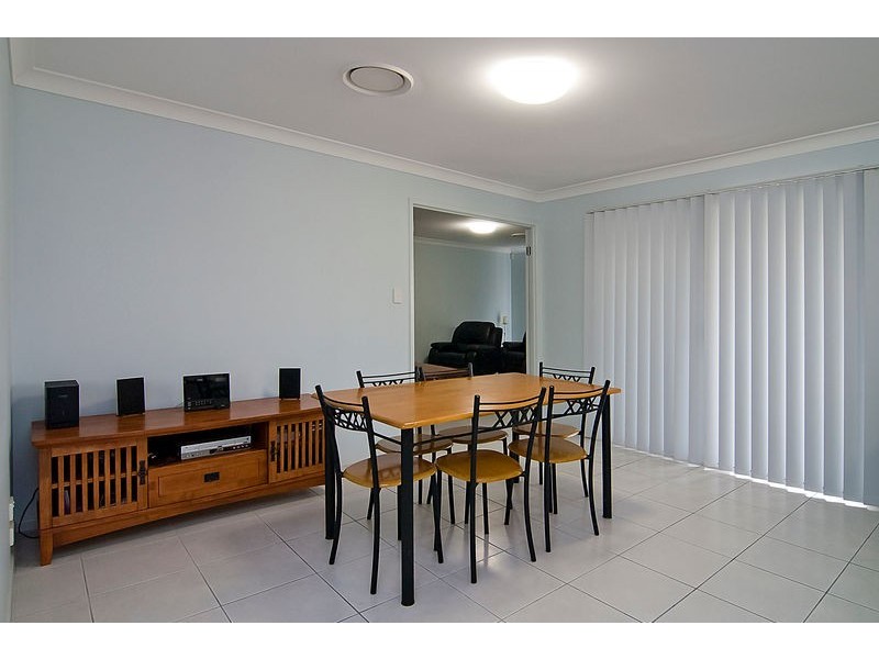 15 Bobbie St, Parkinson QLD 4115